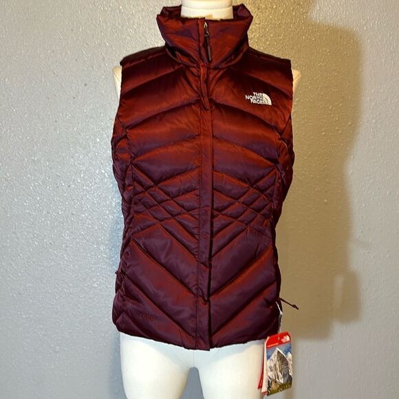 NEW The North Face 550 women’s goose down vest burgundy color size XS - Picture 2 of 13